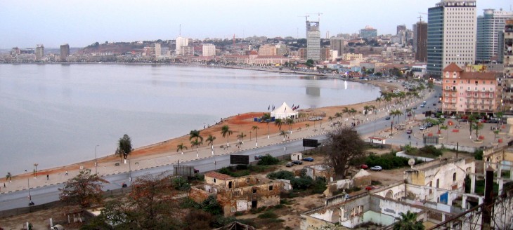 Gestão falida arrasta Angola para o abismo*